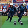 Jennifer Dedisch und Domink Fischer als Wassertrupp auf dem Weg zu ihren Schläuchen
